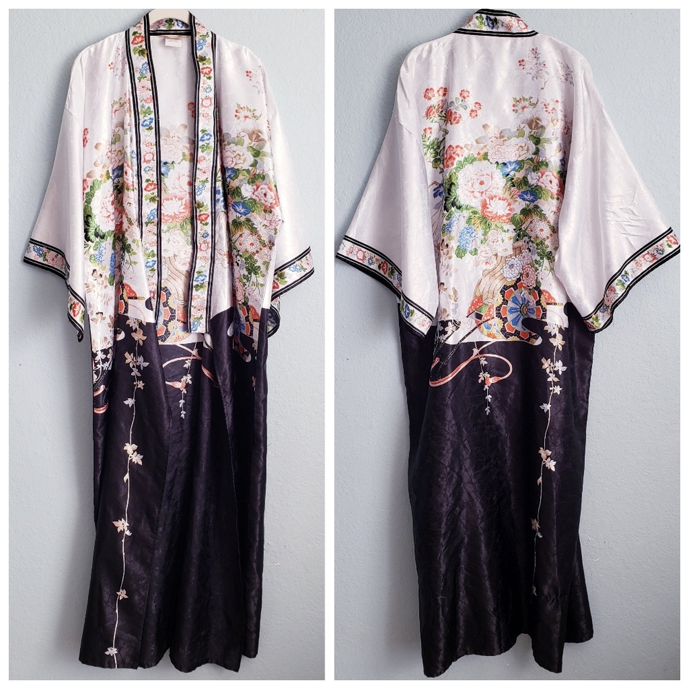 Traditional Japenese Black And White Floral Art Deco
